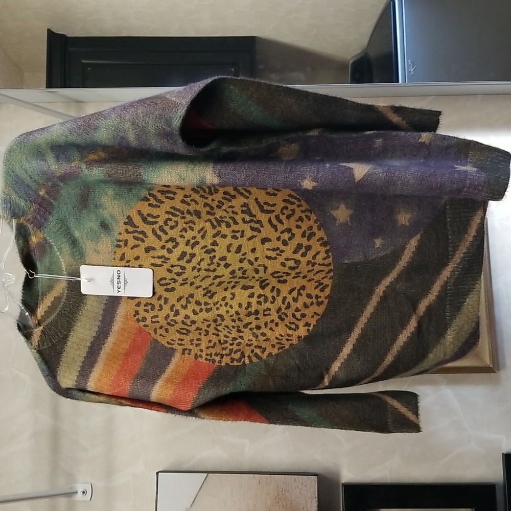 Womens sweater new size small